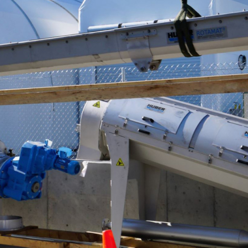 Screw presses used on a construction site for dewatering slurries
